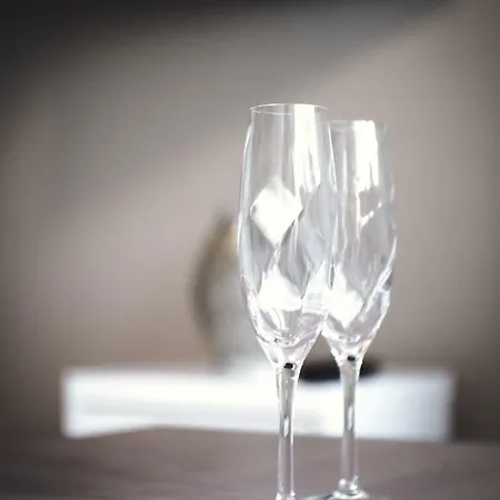 شقة Little وارسو