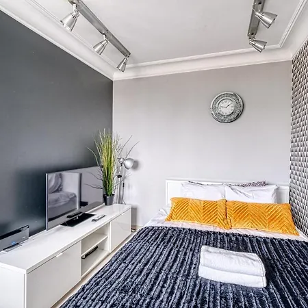 Little Apartment Warsaw