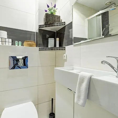 Little Apartment *